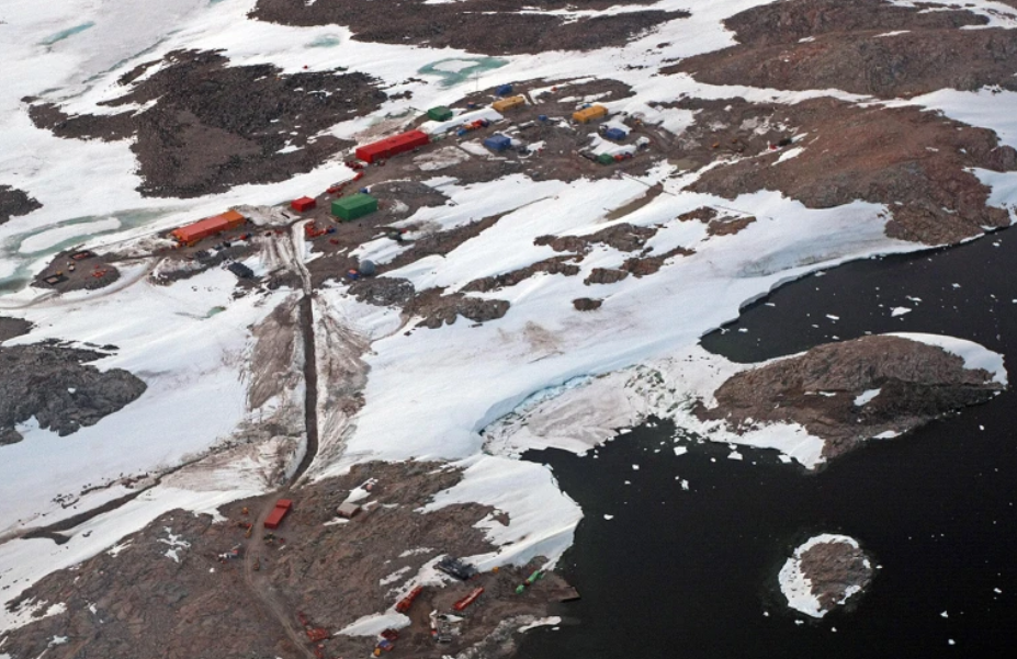 Antarctic research stations have polluted a pristine wilderness