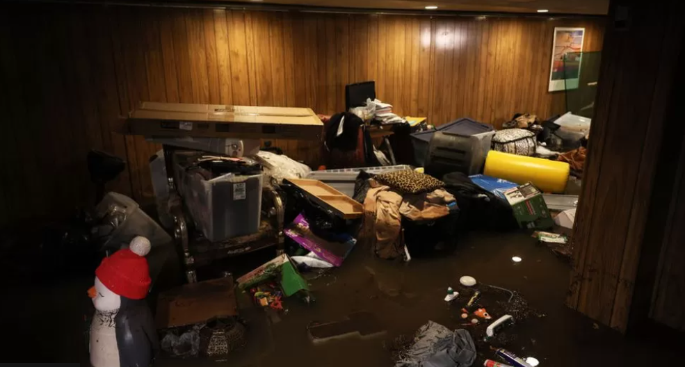 New York floods: Basement rescues spark climate change concerns
